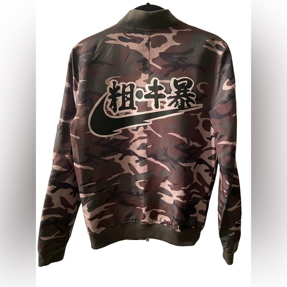 Riflessi Lightweight Camo Jacket with Front & Arm Pockets. Hanzi Logos 2-way Zip - Picture 5 of 11